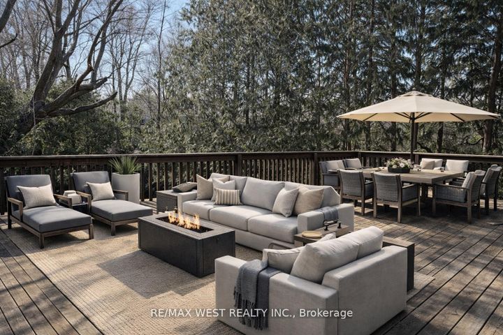 Photo 3 at 26 Hostein Drive, Ancaster, Hamilton