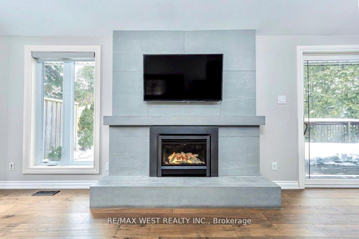 Photo 8 at 26 Hostein Drive, Ancaster, Hamilton