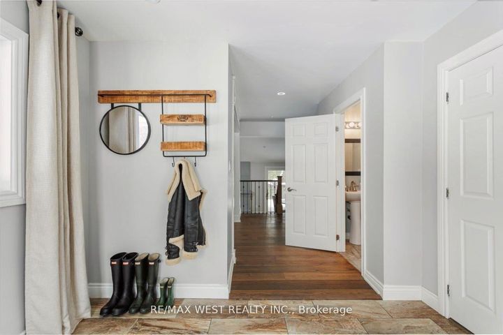 Photo 9 at 26 Hostein Drive, Ancaster, Hamilton