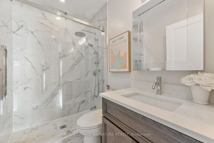 Photo 14 at 238 Roselawn Avenue, Eglinton, Toronto