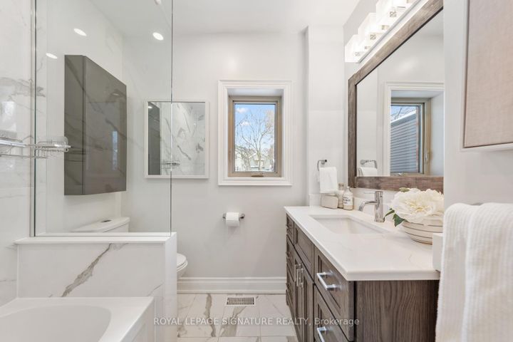 Photo 16 at 238 Roselawn Avenue, Eglinton, Toronto