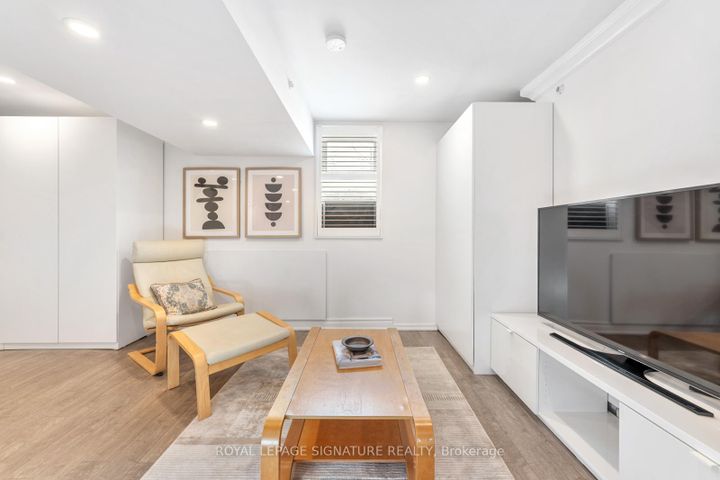 Photo 23 at 238 Roselawn Avenue, Eglinton, Toronto