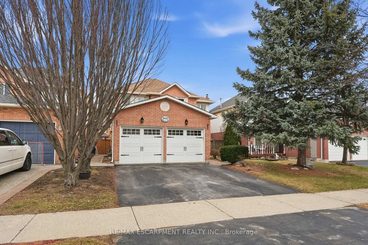 Photo 1 at 2493 Newport Street, Headon, Burlington