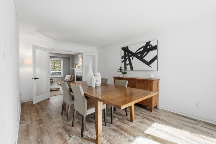 Photo 4 at 2493 Newport Street, Headon, Burlington