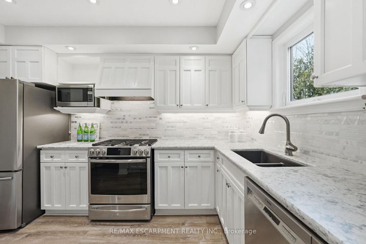 Photo 15 at 2493 Newport Street, Headon, Burlington