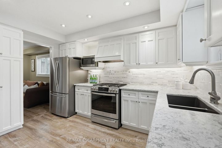 Photo 17 at 2493 Newport Street, Headon, Burlington