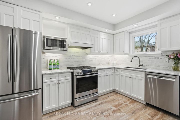 Photo 18 at 2493 Newport Street, Headon, Burlington