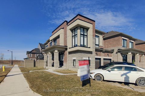 Photo 2 at 4 Haldimand Street, Kleinburg, Vaughan