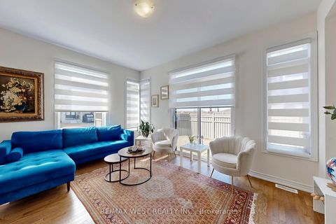 Photo 4 at 4 Haldimand Street, Kleinburg, Vaughan