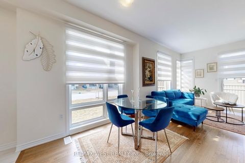 Photo 8 at 4 Haldimand Street, Kleinburg, Vaughan