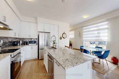 Photo 13 at 4 Haldimand Street, Kleinburg, Vaughan