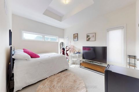 Photo 18 at 4 Haldimand Street, Kleinburg, Vaughan