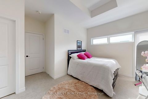 Photo 20 at 4 Haldimand Street, Kleinburg, Vaughan