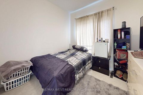 Photo 24 at 4 Haldimand Street, Kleinburg, Vaughan