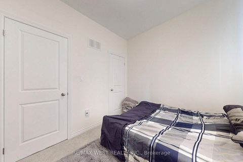 Photo 25 at 4 Haldimand Street, Kleinburg, Vaughan