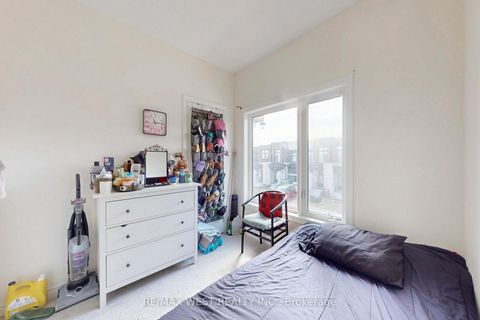 Photo 27 at 4 Haldimand Street, Kleinburg, Vaughan