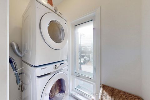 Photo 28 at 4 Haldimand Street, Kleinburg, Vaughan