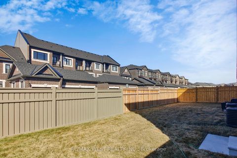 Photo 32 at 4 Haldimand Street, Kleinburg, Vaughan