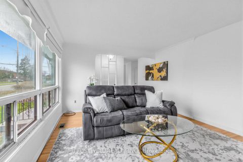 Photo 3 at 2 Del Ria Road, Maple Leaf, Toronto