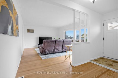 Photo 5 at 2 Del Ria Road, Maple Leaf, Toronto