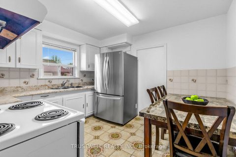 Photo 6 at 2 Del Ria Road, Maple Leaf, Toronto