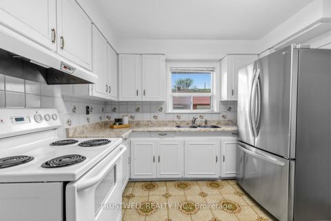 Photo 7 at 2 Del Ria Road, Maple Leaf, Toronto