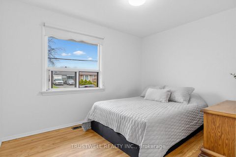 Photo 13 at 2 Del Ria Road, Maple Leaf, Toronto