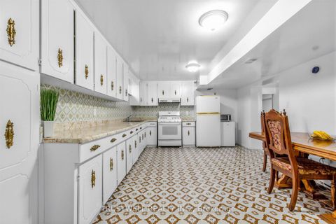 Photo 20 at 2 Del Ria Road, Maple Leaf, Toronto