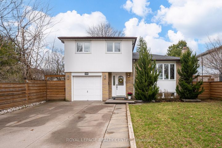 Photo 0 at 2590 Bromsgrove Road, Clarkson, Mississauga