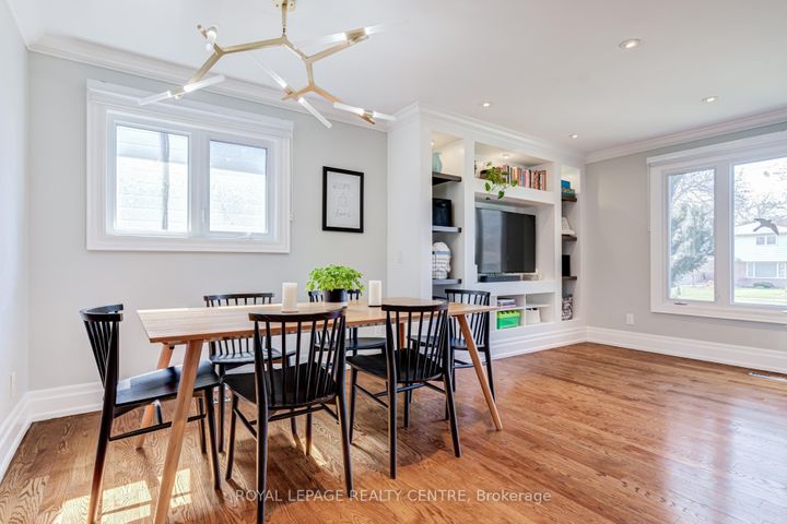 Photo 15 at 2590 Bromsgrove Road, Clarkson, Mississauga