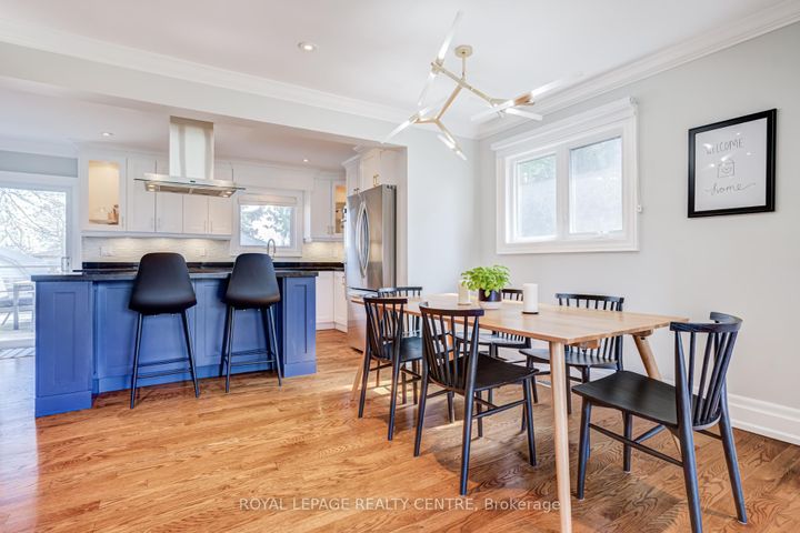 Photo 16 at 2590 Bromsgrove Road, Clarkson, Mississauga