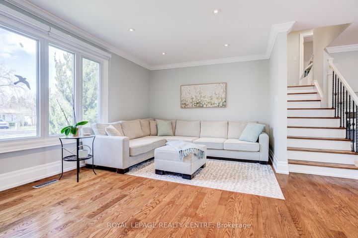 Photo 18 at 2590 Bromsgrove Road, Clarkson, Mississauga