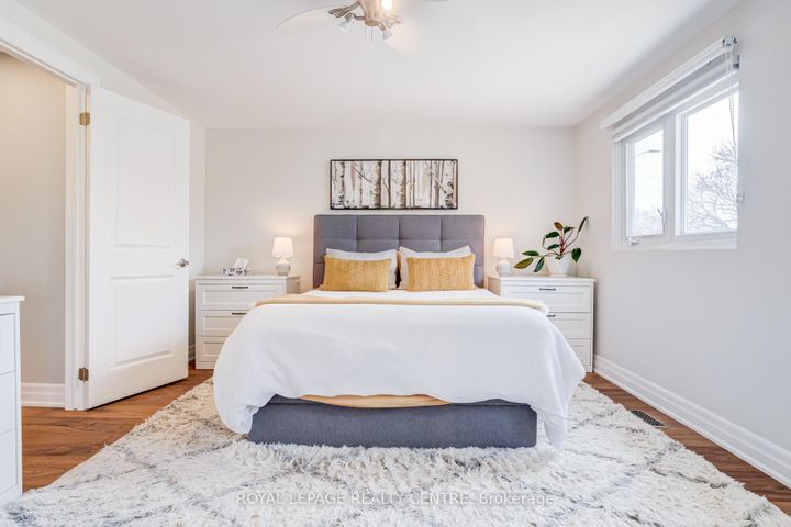 Photo 23 at 2590 Bromsgrove Road, Clarkson, Mississauga