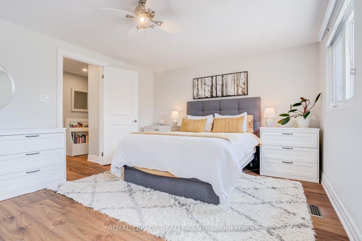 Photo 24 at 2590 Bromsgrove Road, Clarkson, Mississauga