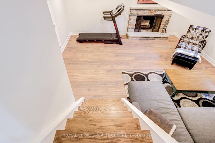 Photo 28 at 2590 Bromsgrove Road, Clarkson, Mississauga