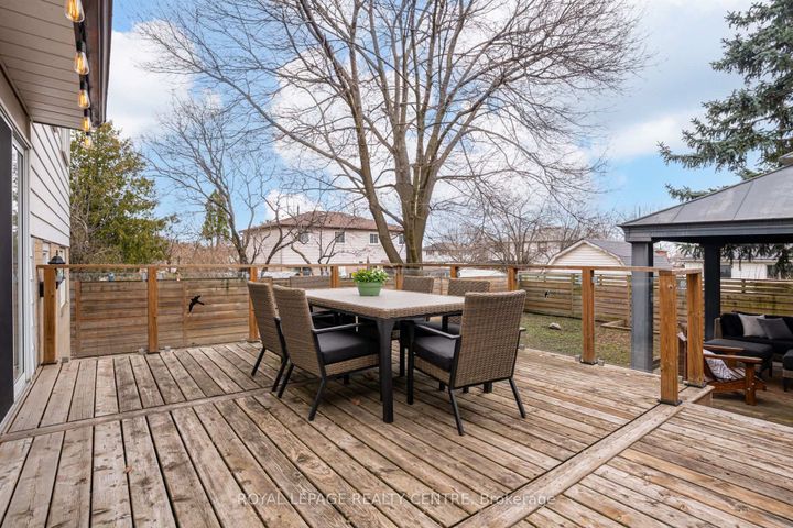 Photo 34 at 2590 Bromsgrove Road, Clarkson, Mississauga