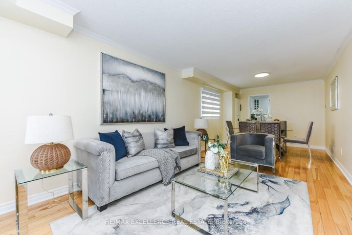 Photo 10 at 89 Castlehill Road, Northwood Park, Brampton