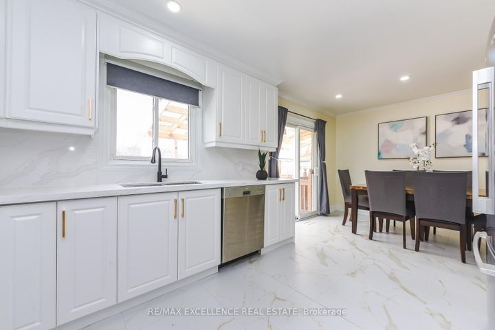 Photo 17 at 89 Castlehill Road, Northwood Park, Brampton