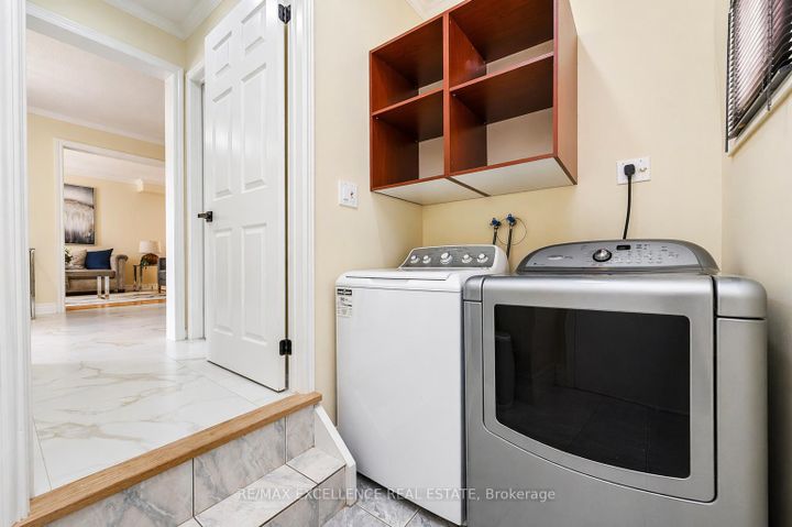 Photo 20 at 89 Castlehill Road, Northwood Park, Brampton