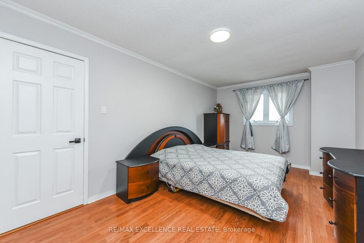 Photo 25 at 89 Castlehill Road, Northwood Park, Brampton