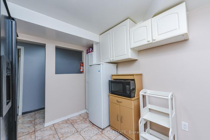 Photo 35 at 89 Castlehill Road, Northwood Park, Brampton