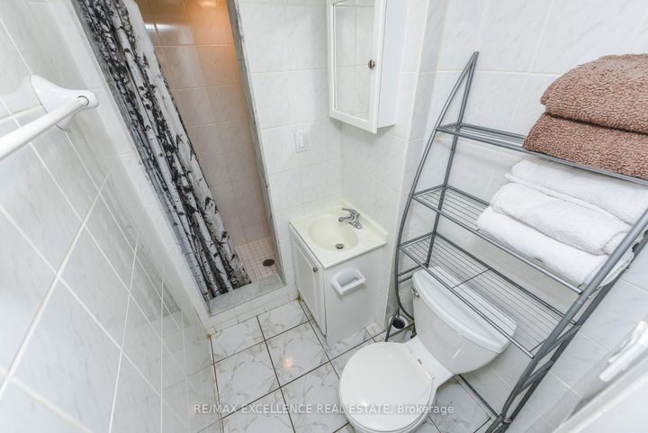 Photo 39 at 89 Castlehill Road, Northwood Park, Brampton