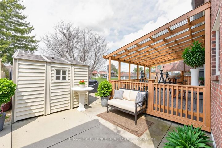 Photo 43 at 89 Castlehill Road, Northwood Park, Brampton