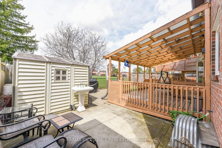 Photo 53 at 89 Castlehill Road, Northwood Park, Brampton