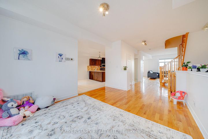 Photo 6 at 22 - 30 Greensborough Village Circle, Greensborough, Markham