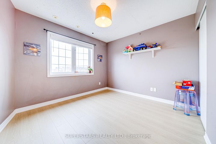 Photo 15 at 22 - 30 Greensborough Village Circle, Greensborough, Markham