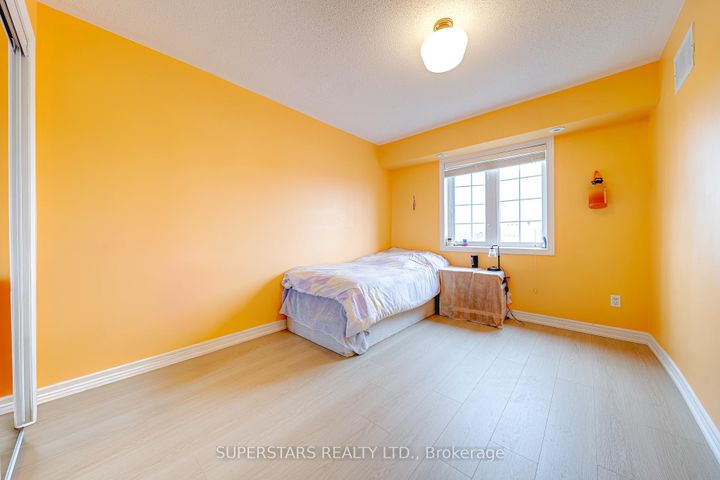 Photo 16 at 22 - 30 Greensborough Village Circle, Greensborough, Markham