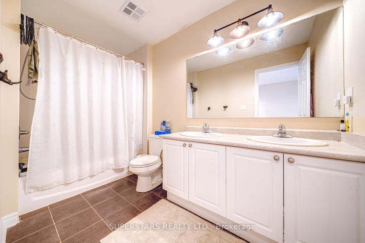 Photo 18 at 22 - 30 Greensborough Village Circle, Greensborough, Markham