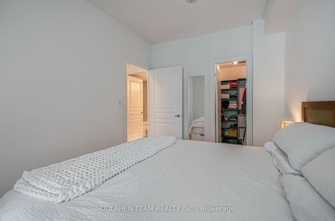 Photo 15 at 909 - 1 Avondale Avenue, Willowdale East, Toronto