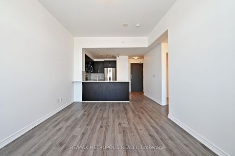 Photo 12 at 809 - 11611 Yonge Street, Jefferson, Richmond Hill